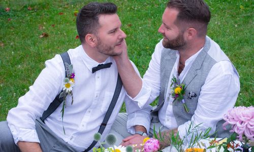 Eine Hochzeit unter freiem Himmel mit dem Motto „Hippie meets Boho“ Eine Hochzeit unter freiem Himmel mit dem Motto „Hippie meets Boho“