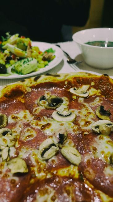Lebensmittel,Pizza,Zutat,Geschirr,Rezept,Pizza nach kalifornischer Art,Pizzakäse,Eintopf,Geschirr,Fast Food,